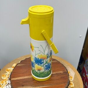 Floral Yellow and White Vacuum Flask